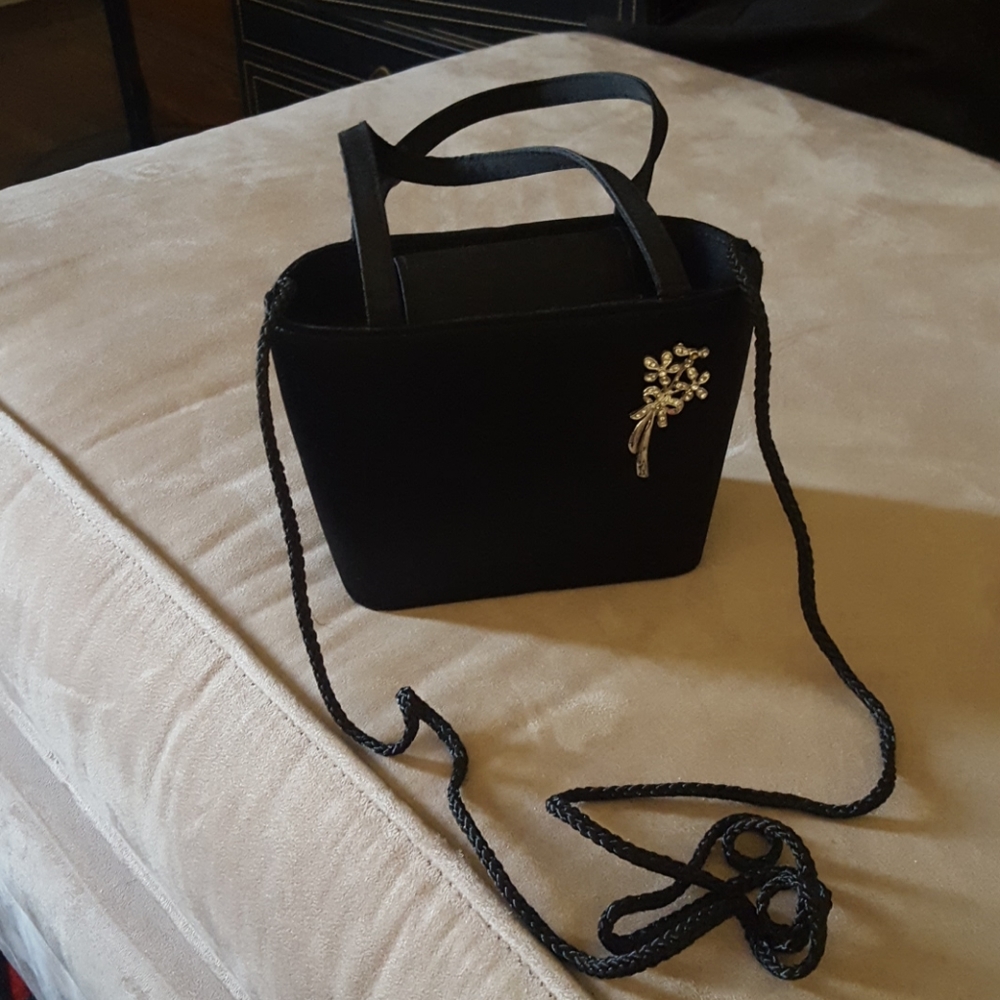 Evening Bag with Jeweled Embellishment.